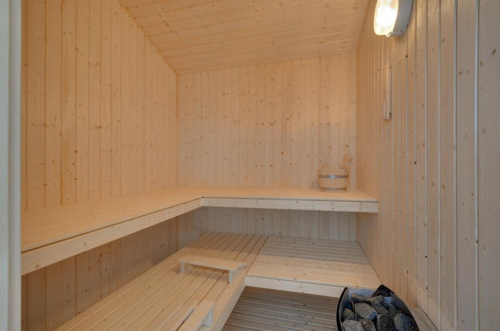 Qualitätshaus mit Aktivitätsraum und geschlossener Terrasse