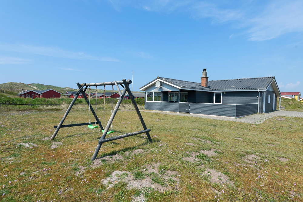 Geräumiges Ferienhaus mit Kaminofen nur 200m vom Strand