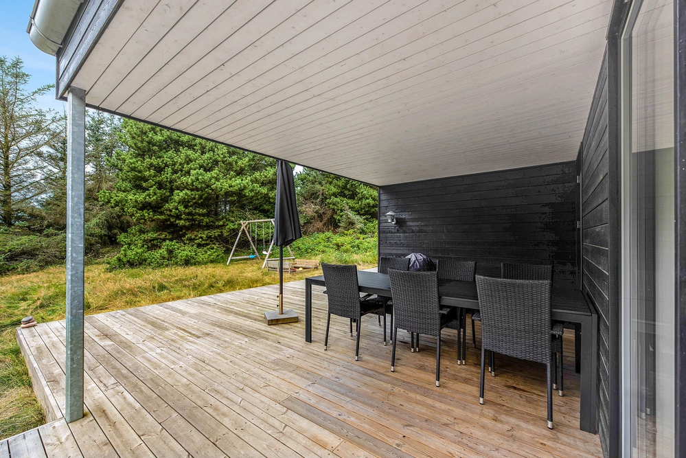 Schönes und modernes Sommerhaus mit Außensauna