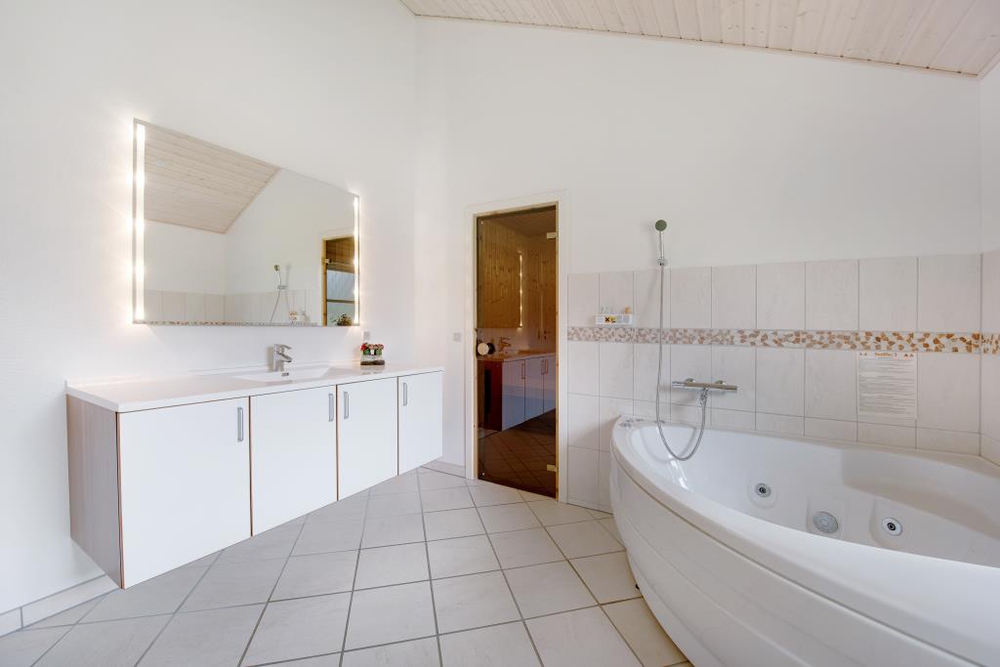 Luxuriöses Ferienhaus mit Whirlpool und Sauna