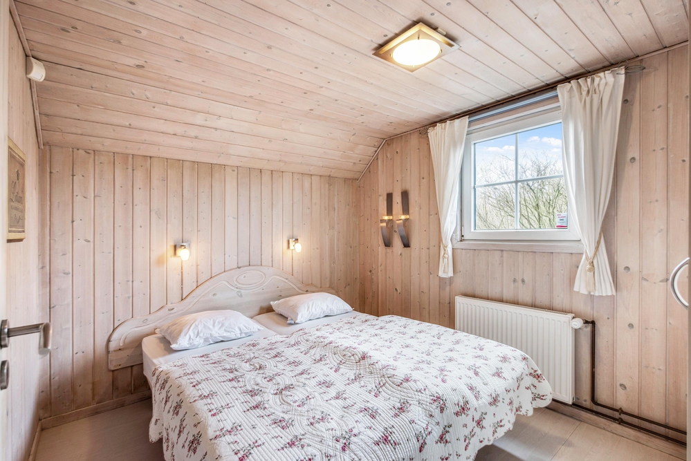 Grosses Poolhaus mit Whirlpool und Sauna ? nur 250 m zum Strand