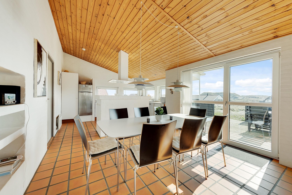 Ferienhaus auf Naturgrundstück in der Nähe vom Strand