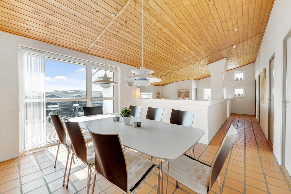 Ferienhaus auf Naturgrundstück in der Nähe vom Strand