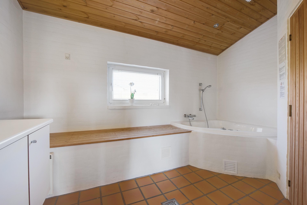 Ferienhaus auf Naturgrundstück in der Nähe vom Strand