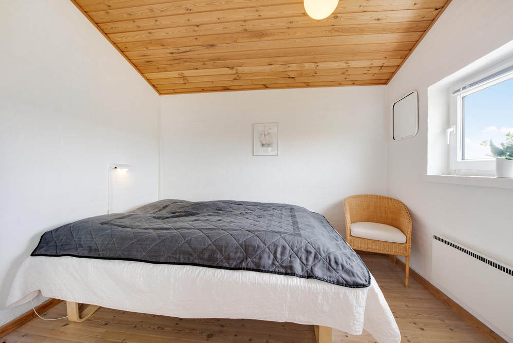 Ferienhaus auf Naturgrundstück in der Nähe vom Strand