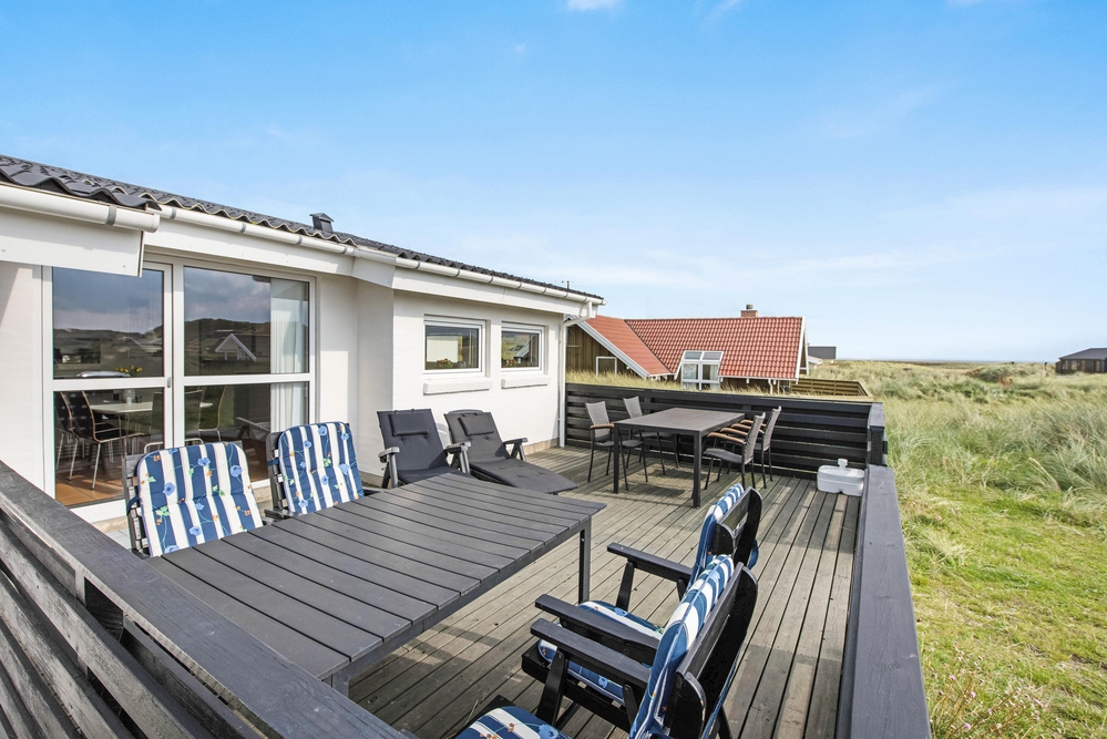 Ferienhaus auf Naturgrundstück in der Nähe vom Strand