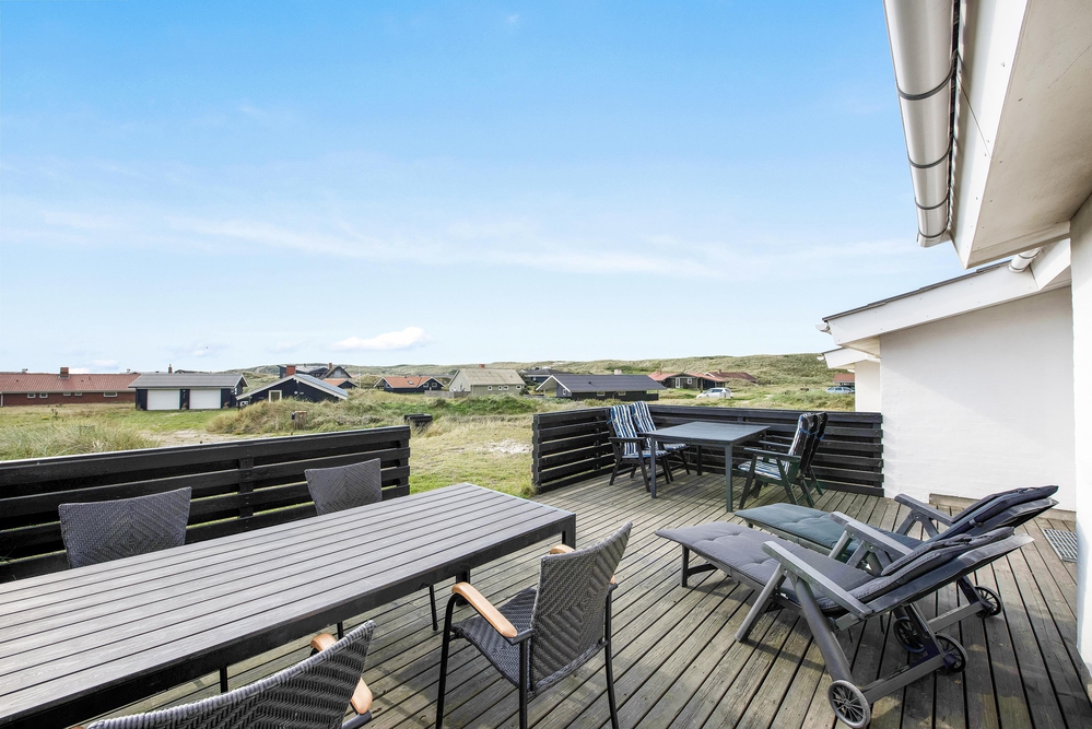 Ferienhaus auf Naturgrundstück in der Nähe vom Strand