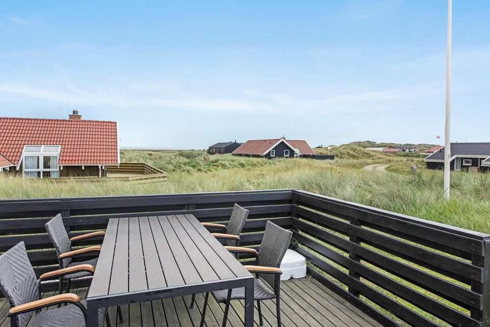 Ferienhaus auf Naturgrundstück in der Nähe vom Strand