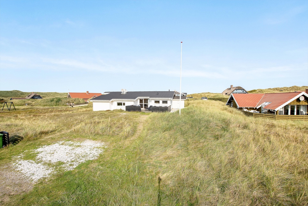 Ferienhaus auf Naturgrundstück in der Nähe vom Strand