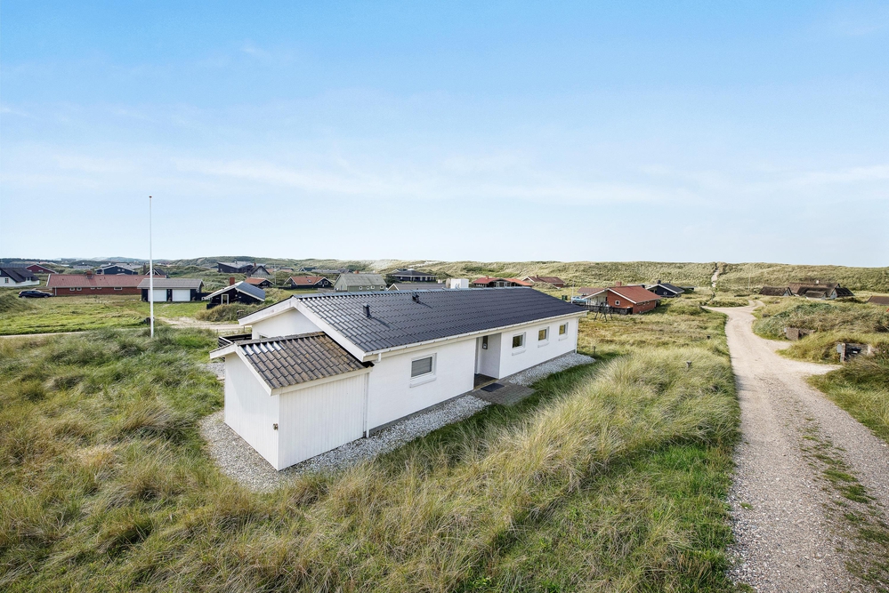 Ferienhaus auf Naturgrundstück in der Nähe vom Strand