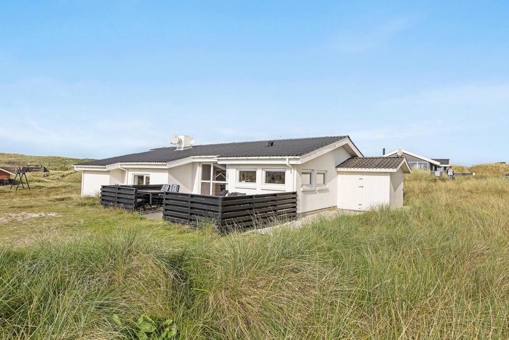 Ferienhaus auf Naturgrundstück in der Nähe vom Strand