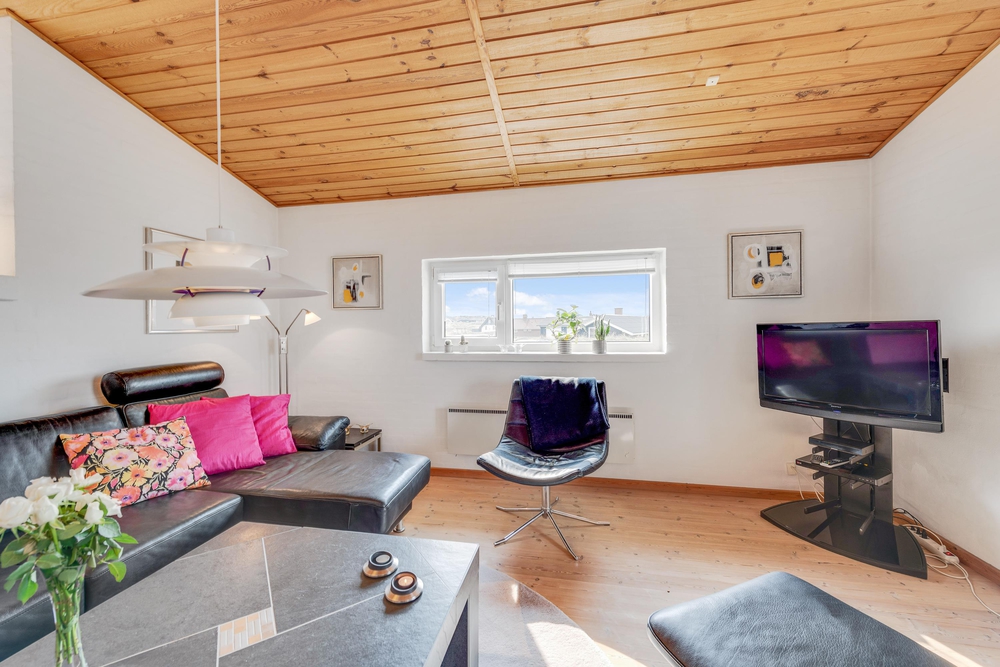 Ferienhaus auf Naturgrundstück in der Nähe vom Strand