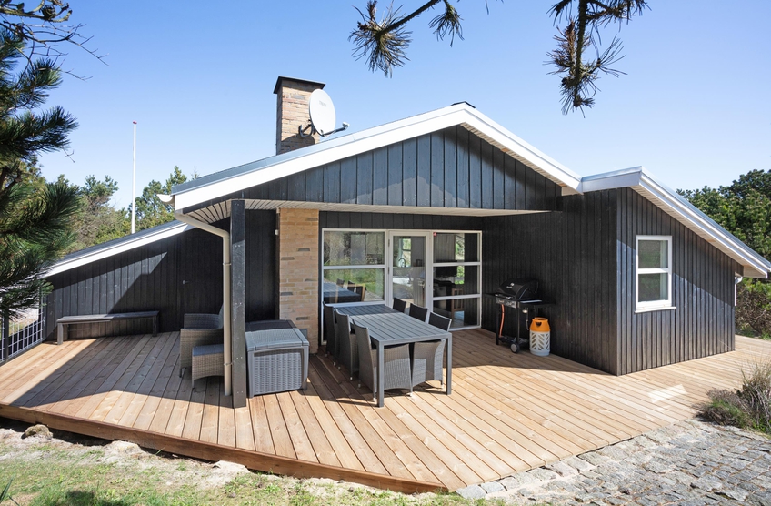 Ferienhaus mit Whirlpool, schönen Terrassen und in Alleinlage
